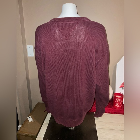 Vintage 90's Tommy Hilfiger Lion Crest Logo Warm Knitted Maroon Sweater Mens L - Picture 2 of 4